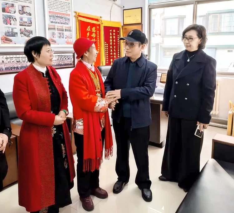 传承雷锋精神 共筑双拥之基 