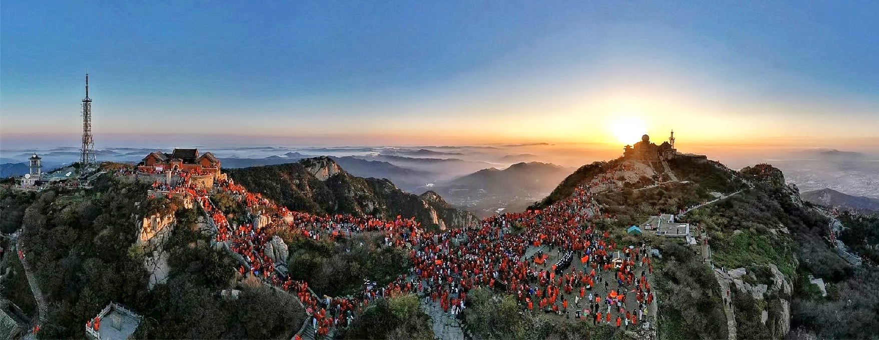 《七律，丙午初春登泰山》二首其一
