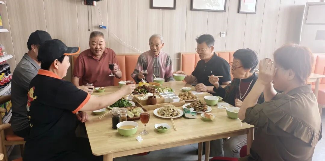 北道孝善食堂迎国庆，笔墨传爱，一块豆腐承载孝善初心
